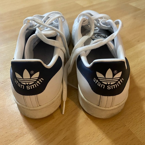 Adidas Stan Smith Men’s White and Navy Color Size 10.5 - Picture 1 of 4